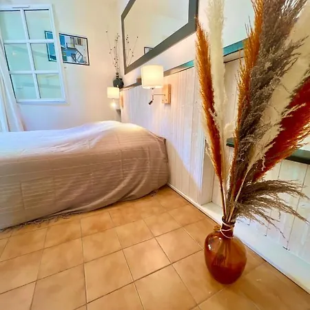 Front De - Terrasse Exterieur - Parking Apartman